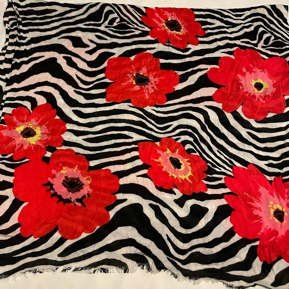 🧣 Joan Rivers Red Poppy & Zebra Stripe Wrap/Scarf w/Frayed Edge. 🧣 - Picture 9 of 16